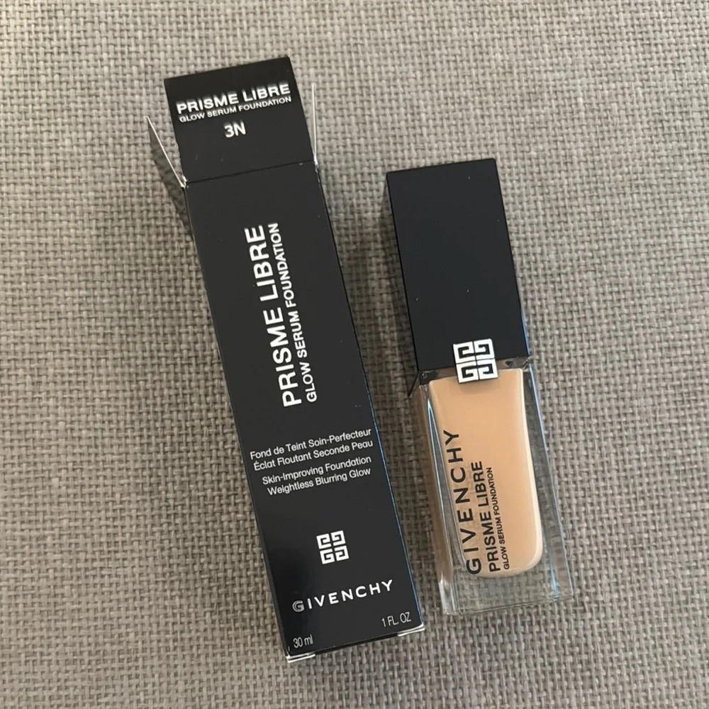 Givenchy Prisme Libre Glow Foundation - shade 3N women makeup blurring glow 30ml